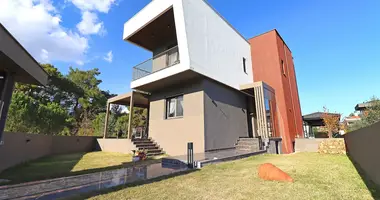 Villa 4 bedrooms in Dosemealti, Turkey