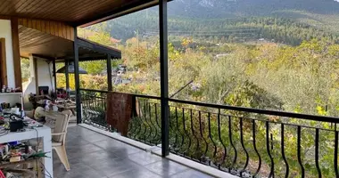 Villa 5 habitaciones con aparcamiento, con Vista a la montaña en Alanya, Turquía