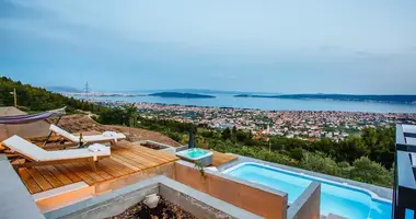 Villa 4 bedrooms in All countries