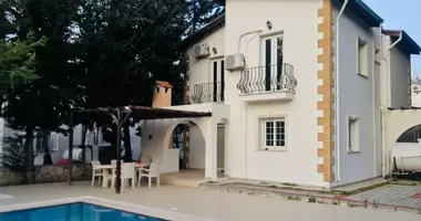 Villa  mit Möbliert, mit Terrasse, mit Garten in Karavas, Nordzypern