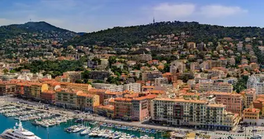 2 bedroom apartment in Nice, France