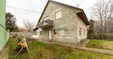5 room house in Hungary
