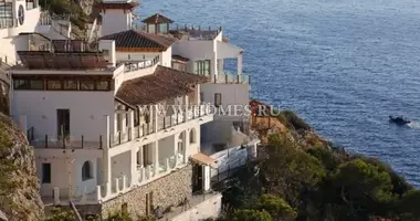 Villa 6 bedrooms with Furnitured, with Air conditioner, with Sea view in Spain