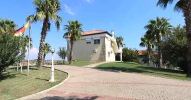 Villa 4 bedrooms with Balcony, with Air conditioner, with parking in Karadayi, Turkey