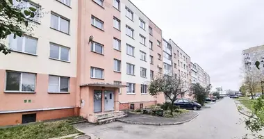 Apartamento 3 habitaciones en Maladetchna, Bielorrusia