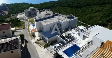 Villa 4 chambres avec Meublesd, avec Climatiseur, avec Vue sur la mer dans Monténégro