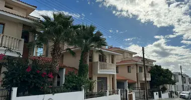 Casa 4 habitaciones en Municipio de Agios Athanasios, Chipre