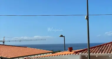 2 bedroom apartment in Adeje, Spain