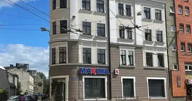 Maison des revenus 1 403 m² dans Riga, Lettonie