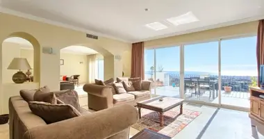 4 bedroom apartment in Spain