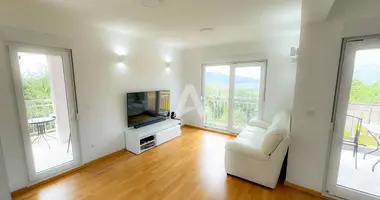 Apartamento 2 habitaciones en Tivat, Montenegro