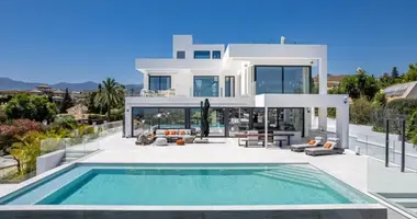 6 bedroom house in Resinera Voladilla, Spain