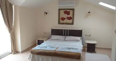 Villa 4 rooms with children playground, with gas heating, with gaurded area in Turkey