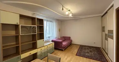 Wohnung 2 zimmer mit Balkon, mit Möbliert, mit Klimaanlage in Minsk, Weißrussland