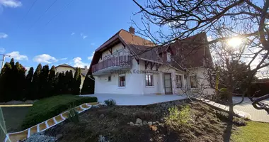 Casa 12 habitaciones en Balatonfuered, Hungría