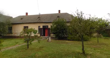3 room house in Kovagooers, Hungary