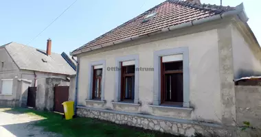 2 room house in Suemeg, Hungary