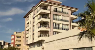 Apartamento 2 habitaciones con balcón, con airea acondicionado, con estacionamiento en Bueyuekkumluca, Turquía