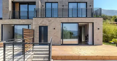 Casa 4 habitaciones en Kavac, Montenegro