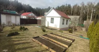 Casa 3 habitaciones en Ratomka, Bielorrusia