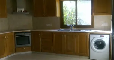 Haus 4 Schlafzimmer in Parekklisia, Zypern