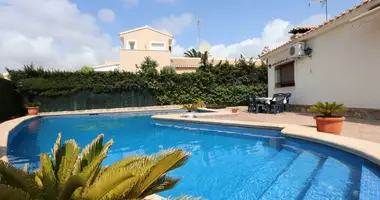 4 bedroom apartment in Orihuela, Spain