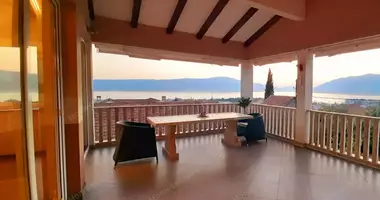 Villa  mit Meerblick in Tivat, Montenegro