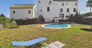 3 bedroom apartment in Estepona, Spain