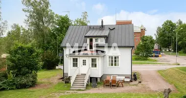 Haus 5 zimmer in Garnison, Finnland