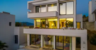 Villa  con Aire acondicionado, con Piscina, con Vista a la montaña en Mijas, España