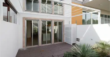 Townhouse 5 bedrooms in Lisbon, Portugal