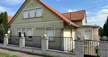 6 room house in Abony, Hungary