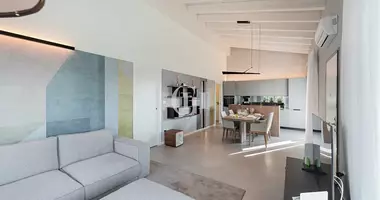 3 bedroom apartment in Lonato del Garda, Italy