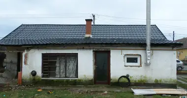 2 room house in Tiszafuered, Hungary