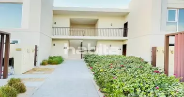 Villa 3 bedrooms with Furnitured, with Swimming pool, with Household appliances in Dubai, UAE
