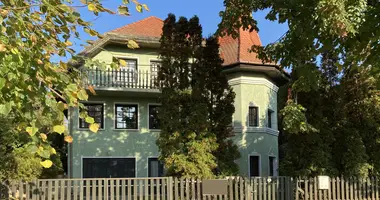 8 room house in Siofok, Hungary