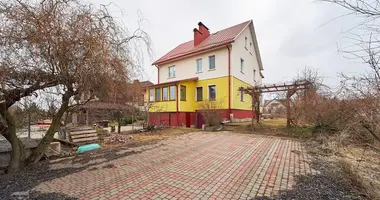 4 room apartment in Atolina, Belarus