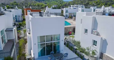 Villa 4 Zimmer mit Balkon, mit Möbliert, mit Klimaanlage in Girne Kyrenia District, Nordzypern