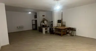 Propiedad comercial 69 m² en Albania