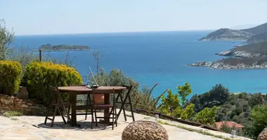 Таунхаус 3 комнаты  с видом на море, с видом на горы, на первой береговой линии в Петриес, Греция