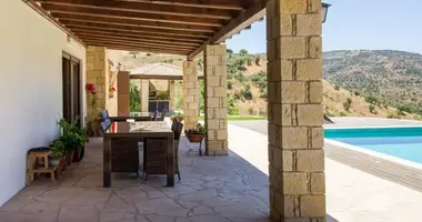 Villa 4 bedrooms in Kallepeia, Cyprus