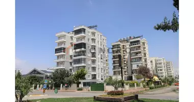 Apartamento 3 habitaciones con balcón, con ascensor, con airea acondicionado en Mediterranean Region, Turquía