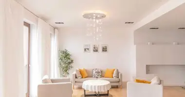 Квартира 4 комнаты в Варшава, Польша