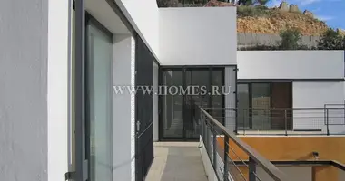 Villa 4 bedrooms with Sea view, with Garage, with private pool in Spain