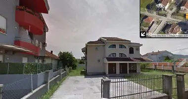 Dom w Podgorica, Czarnogóra