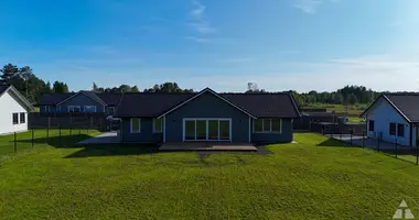 Haus 4 zimmer in Libau, Lettland