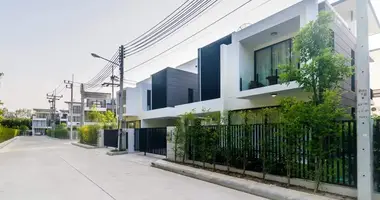 Villa 4 chambres avec Fenêtres double vitrage, avec Meublesd, avec Climatiseur dans Phuket, Thaïlande