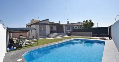 Villa 3 bedrooms with Furnitured, with Air conditioner, with Terrace in Torrevieja, Spain