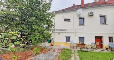 Mieszkanie 3 pokoi w Węgry