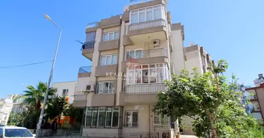 3 bedroom apartment in Muratpasa, Turkey